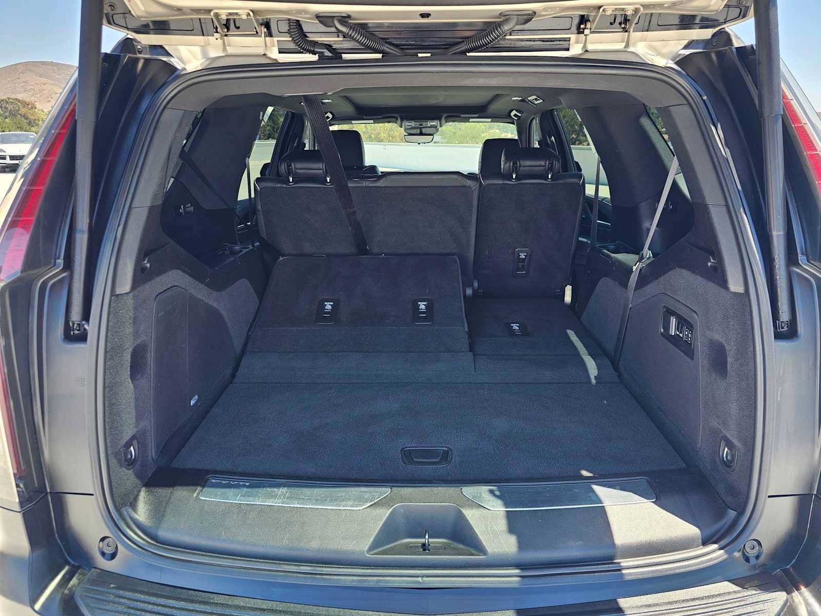 Used 2022 Cadillac Escalade Sport w/ Touring Package AWD/4WD image 17