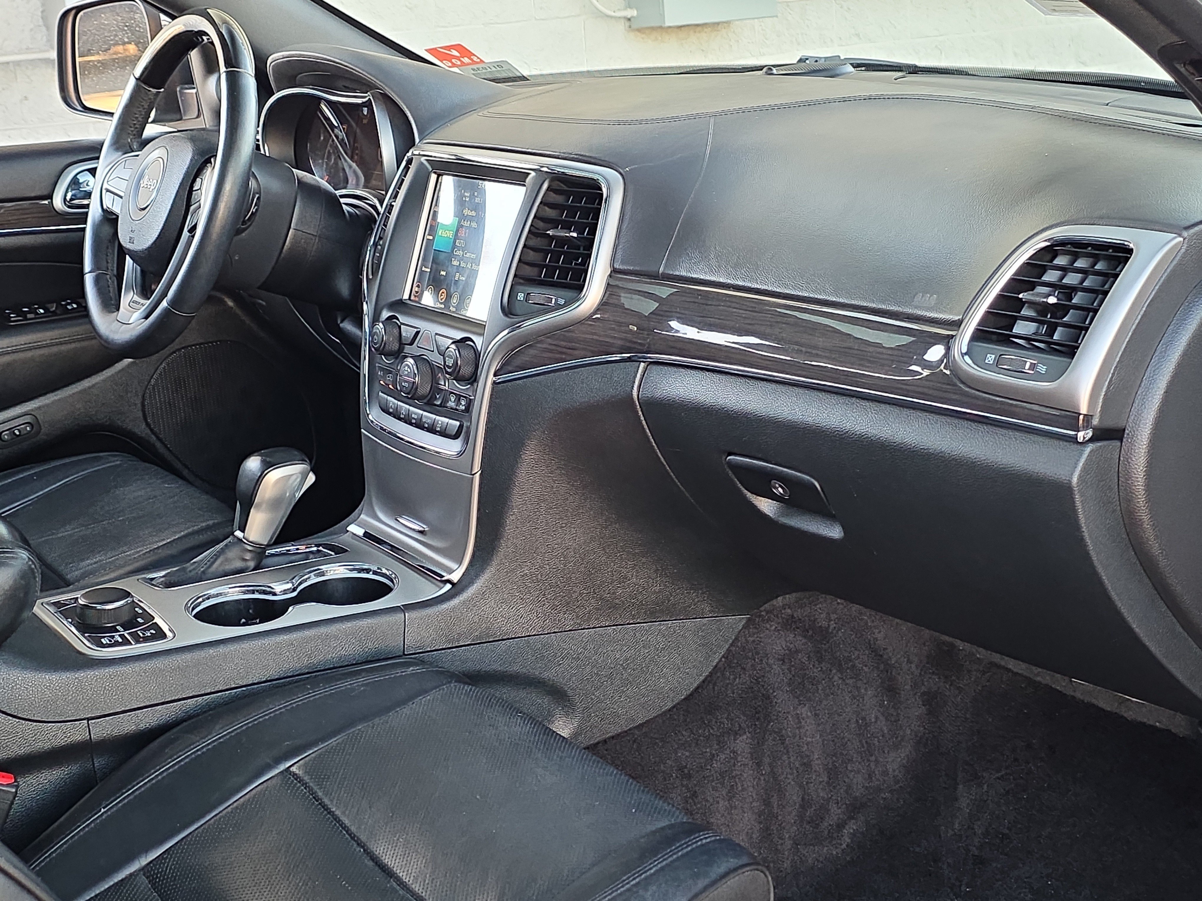 Used 2018 Jeep Grand Cherokee Overland AWD/4WD image 28