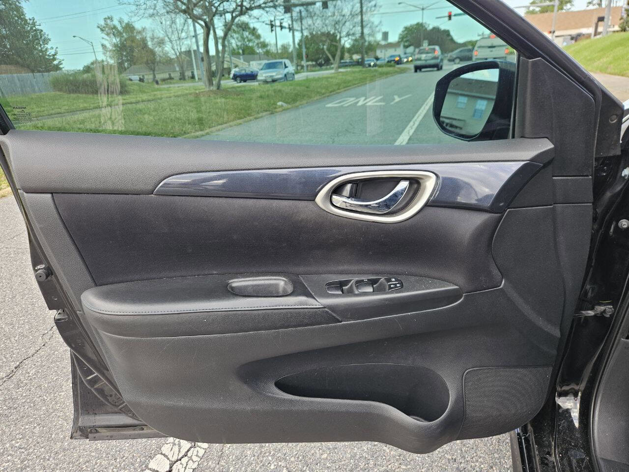 Used 2018 Nissan Sentra SR image 13