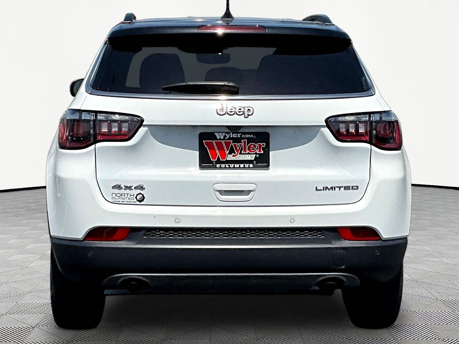 Used 2023 Jeep Compass Limited AWD/4WD image 5