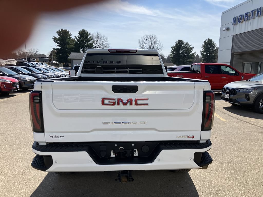 Used 2024 GMC Sierra 2500 AT4 AWD/4WD image 7