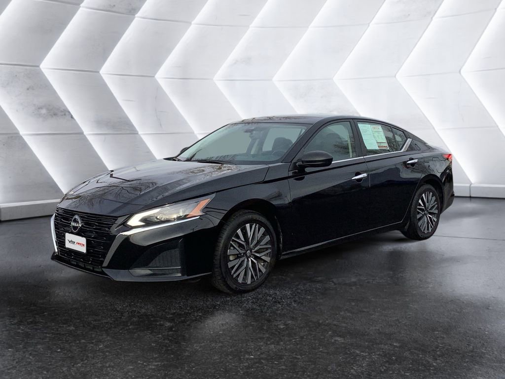 Used 2024 Nissan Altima 2.5 SV image 3