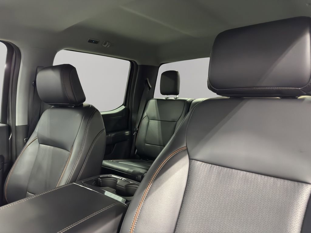 Used 2025 Ford F250 Lariat w/ Chrome Package image 20