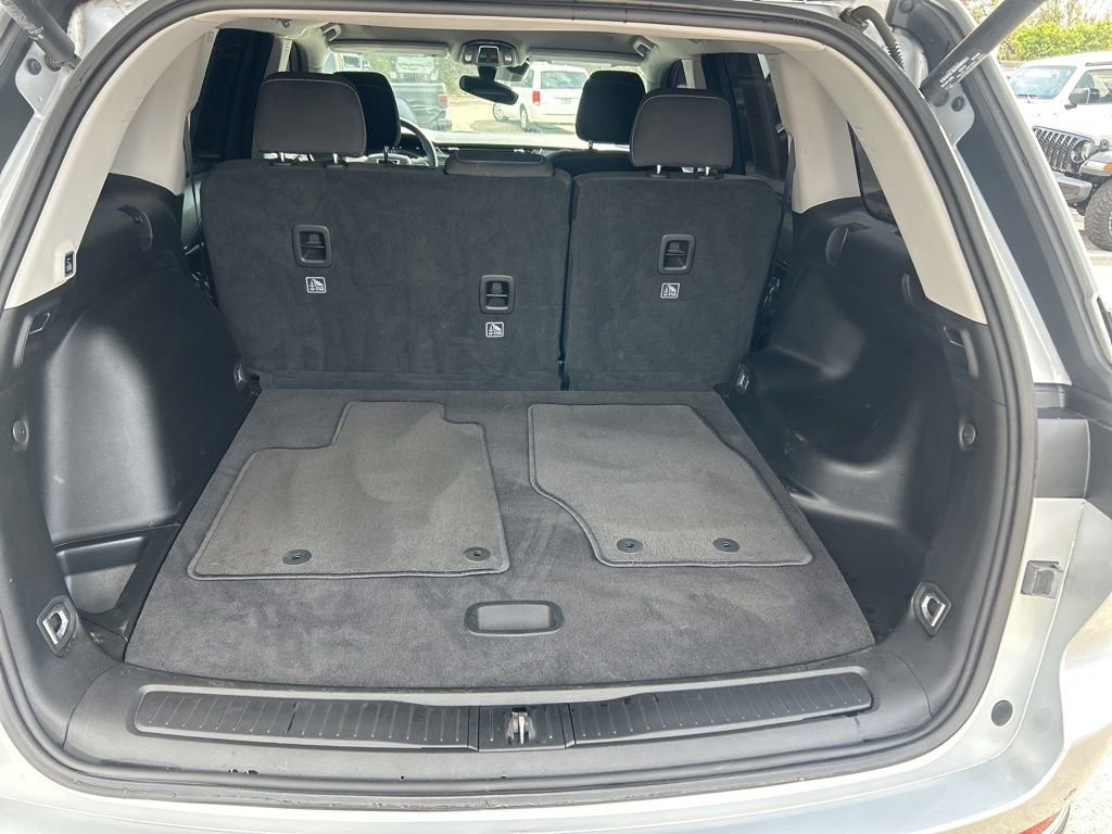 Used 2023 Jeep Grand Cherokee Laredo w/ Luxury Tech Group I image 29