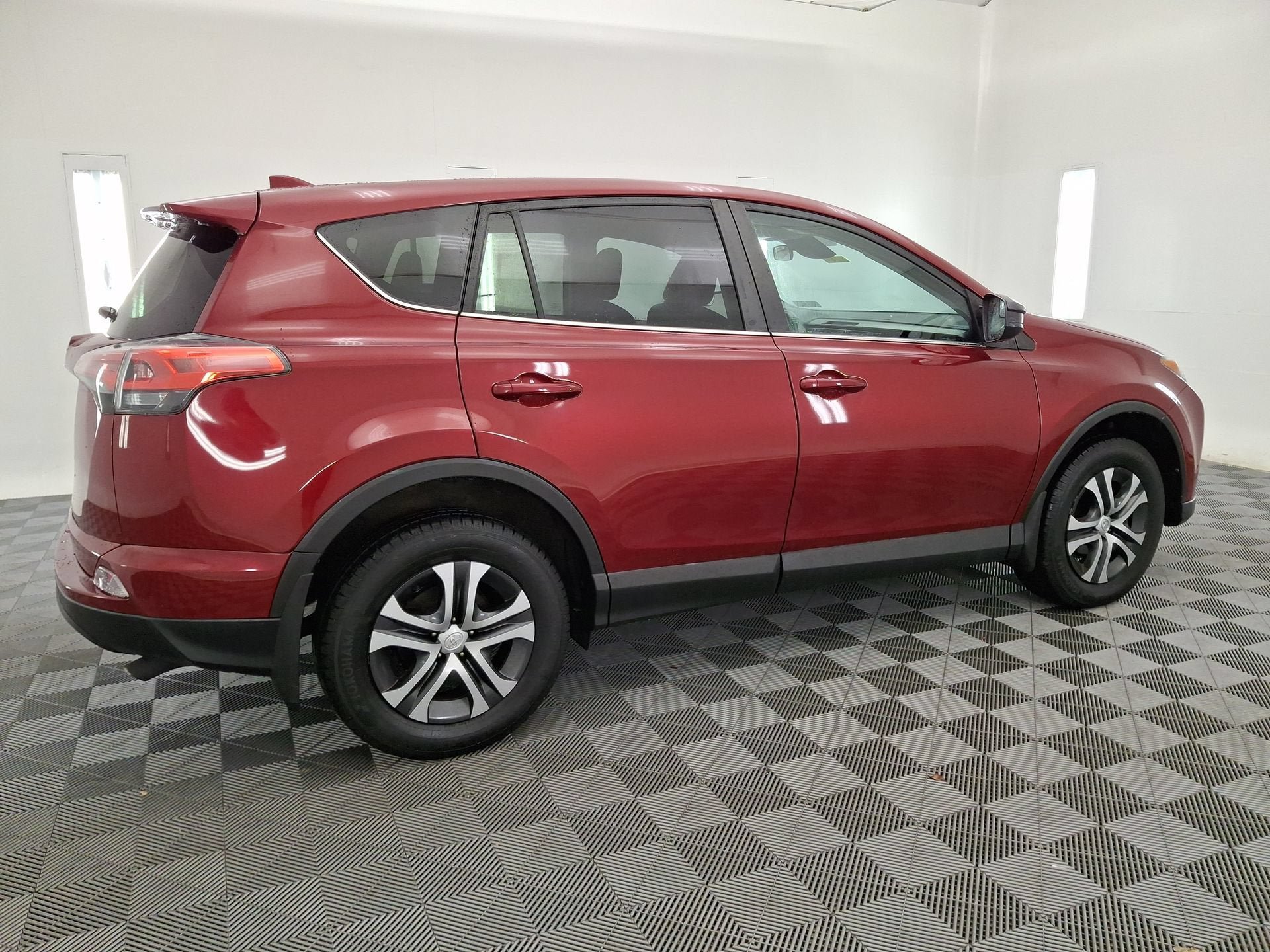 Certified 2018 Toyota RAV4 LE w/ All Weather Liner Package AWD/4WD image 24