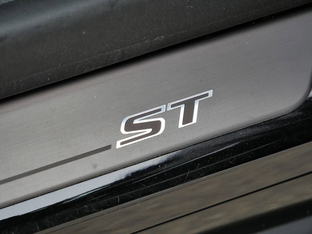 Used 2025 Buick Enclave Sport Touring image 17