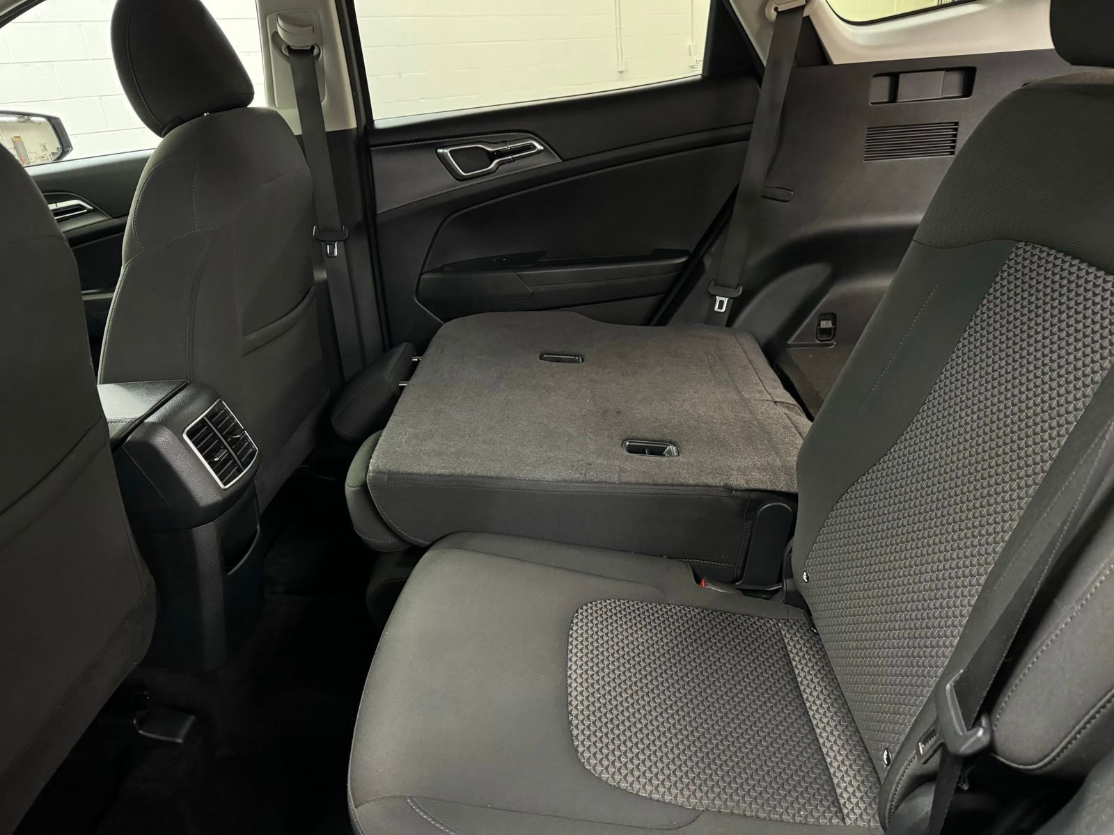 Used 2024 Kia Sportage LX image 23