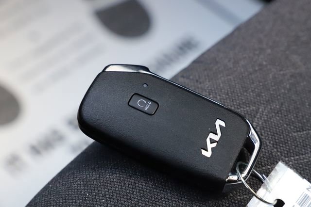 Used 2025 Kia Seltos S FWD image 33