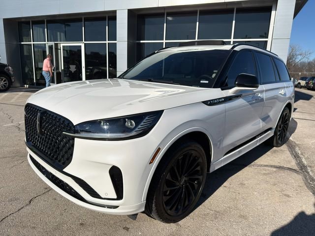 Used 2025 Lincoln Aviator Reserve w/ Equipment Group 201A image 3