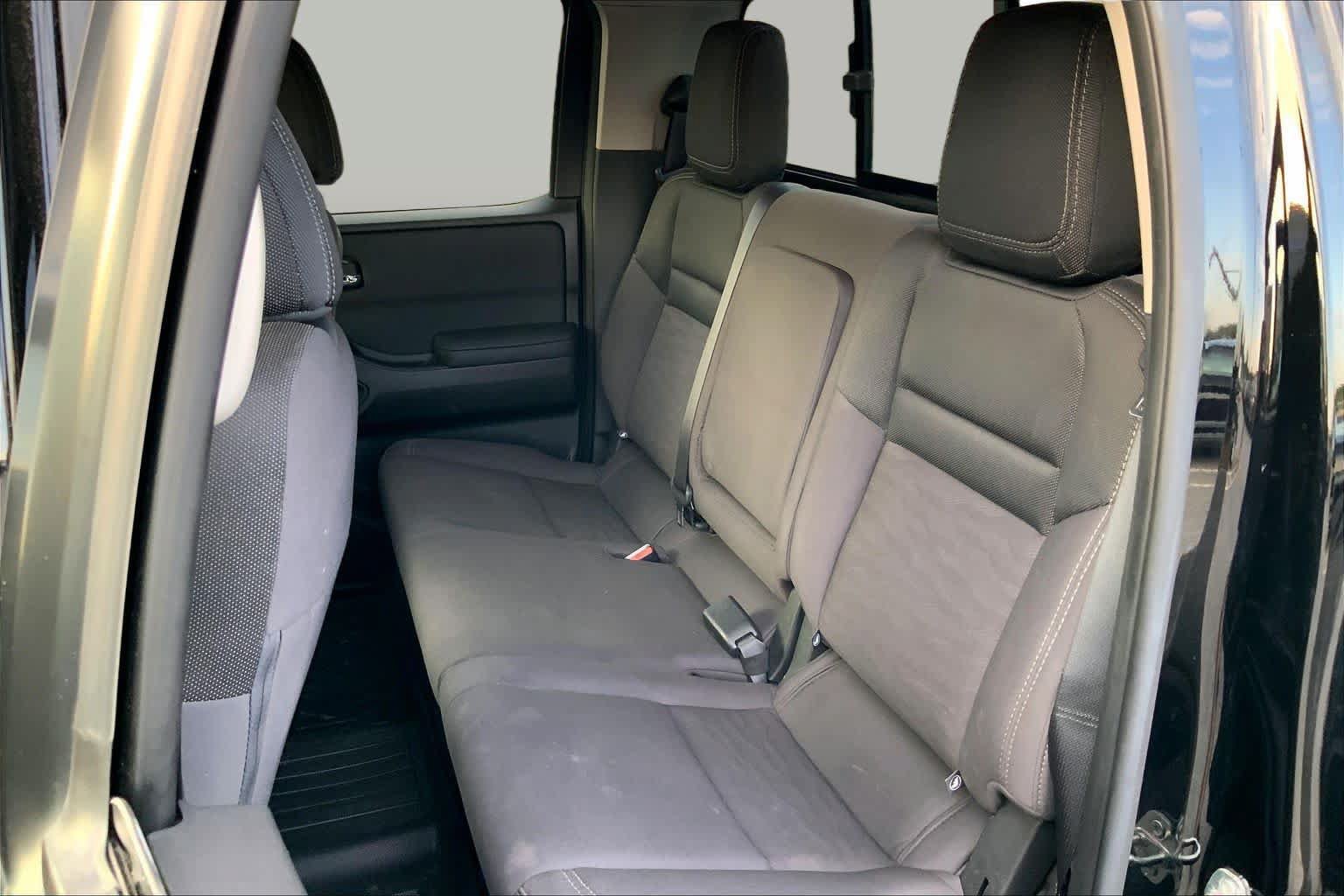Used 2024 Nissan Frontier SV w/ SV Convenience Package RWD image 19