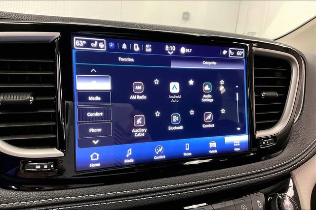 Used 2024 Chrysler Pacifica Touring-L image 34