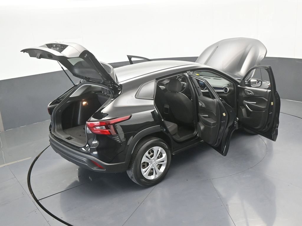 Used 2024 Chevrolet Trax LS image 67