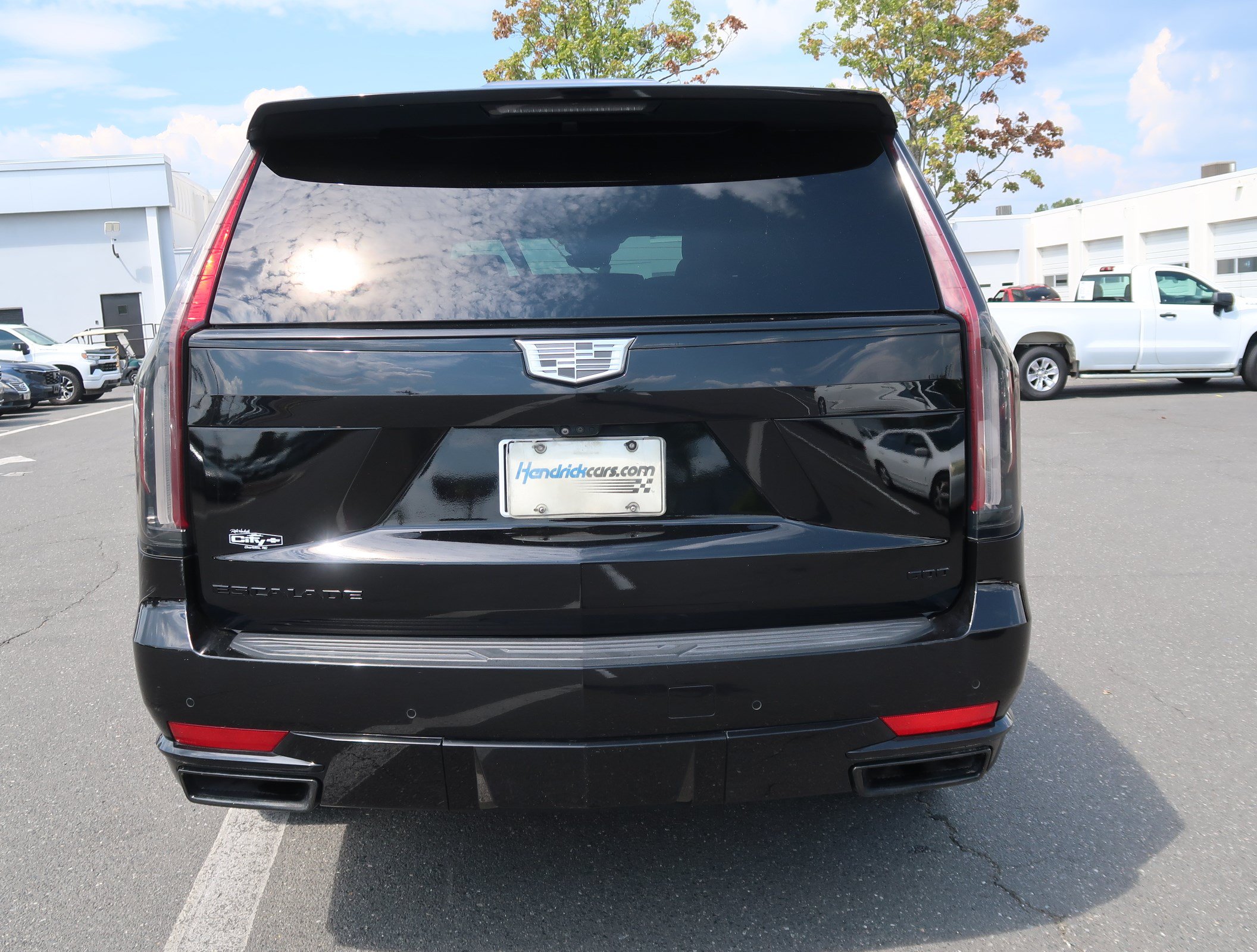 Used 2023 Cadillac Escalade ESV Sport w/ LPO, ONYX Package AWD/4WD image 9