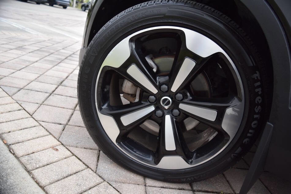 Used 2020 Volvo XC40 T5 Momentum w/ Protection Package Premier image 83