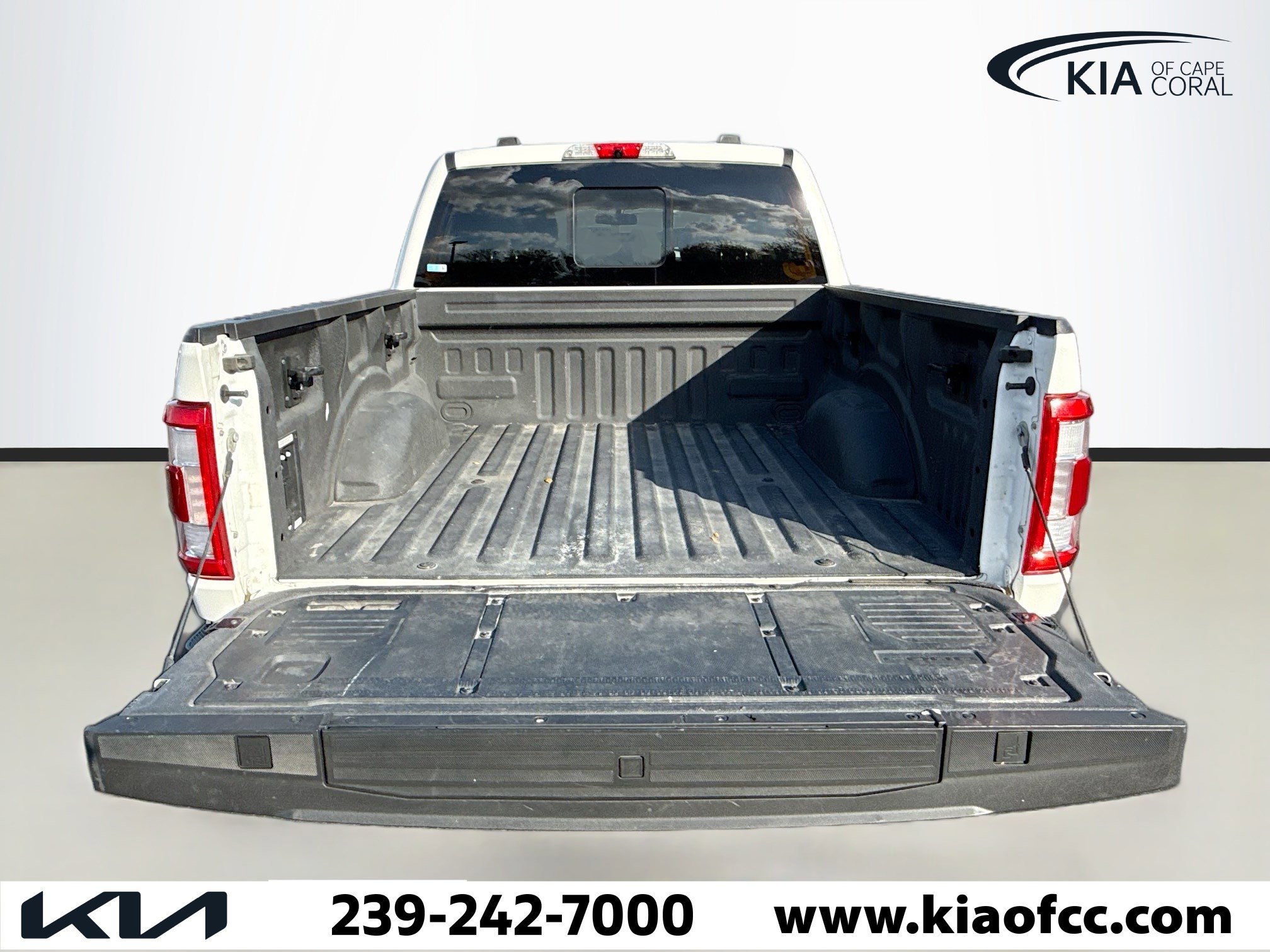 Used 2022 Ford F150 Limited image 10