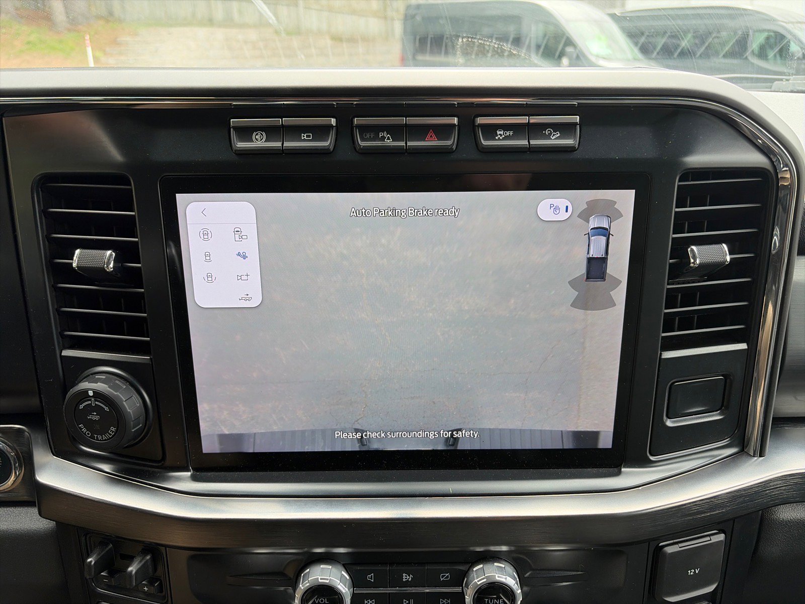 Used 2024 Ford F350 Lariat w/ Lariat Ultimate Package AWD/4WD image 30
