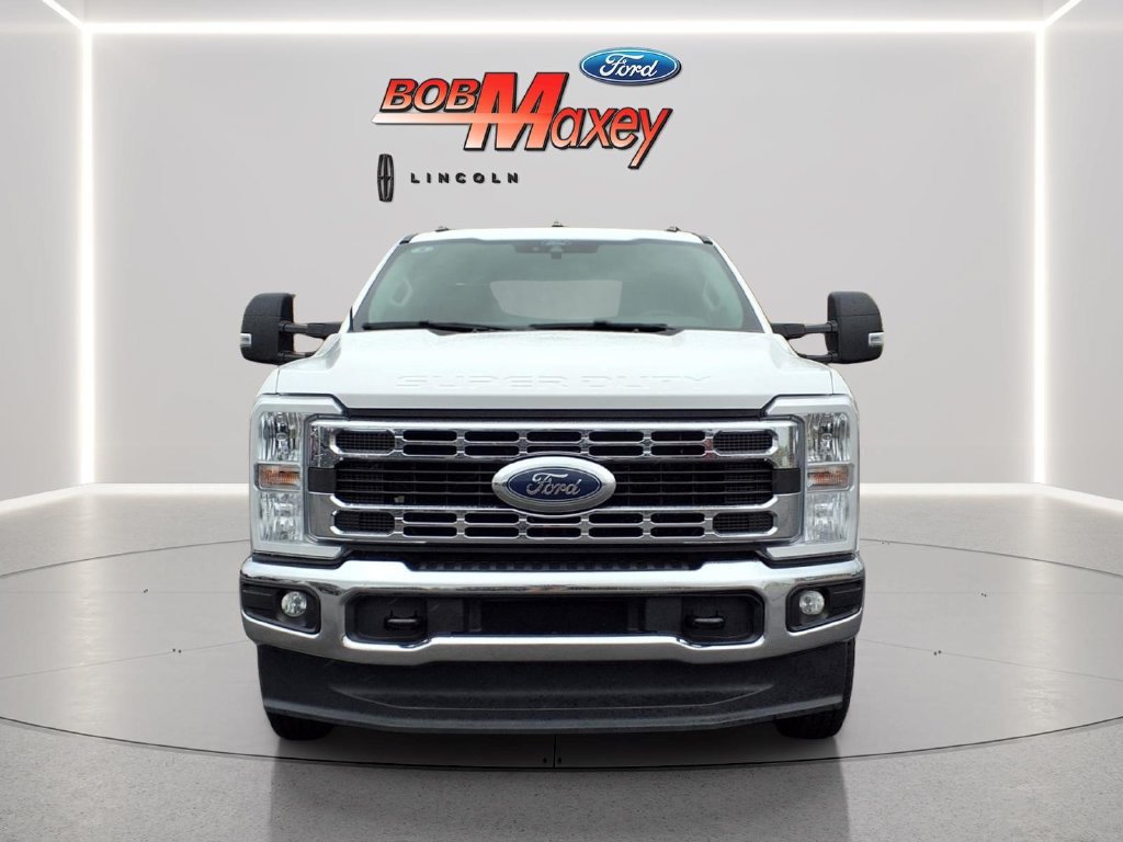 Used 2025 Ford F350 XLT AWD/4WD image 2