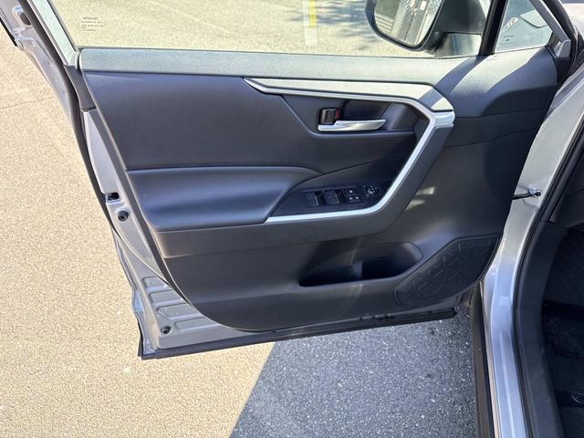 Used 2023 Toyota RAV4 SE w/ Convenience Package image 13