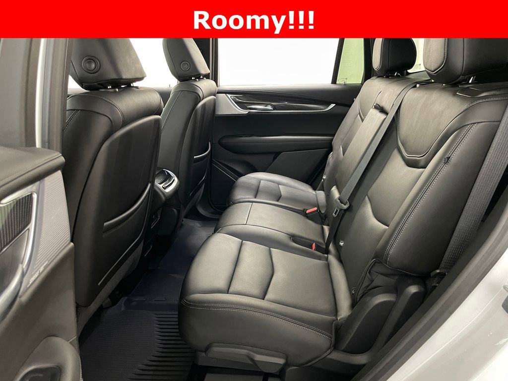 Used 2024 Cadillac XT6 Sport w/ Technology Package image 15