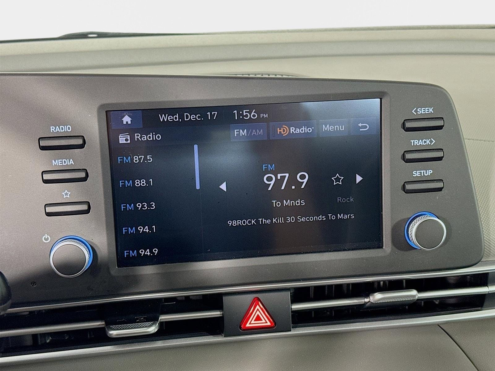 Certified 2025 Hyundai Elantra SE image 14