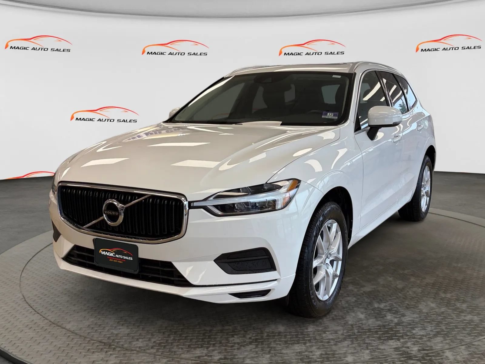 Used 2020 Volvo XC60 T5 Momentum AWD/4WD image 1