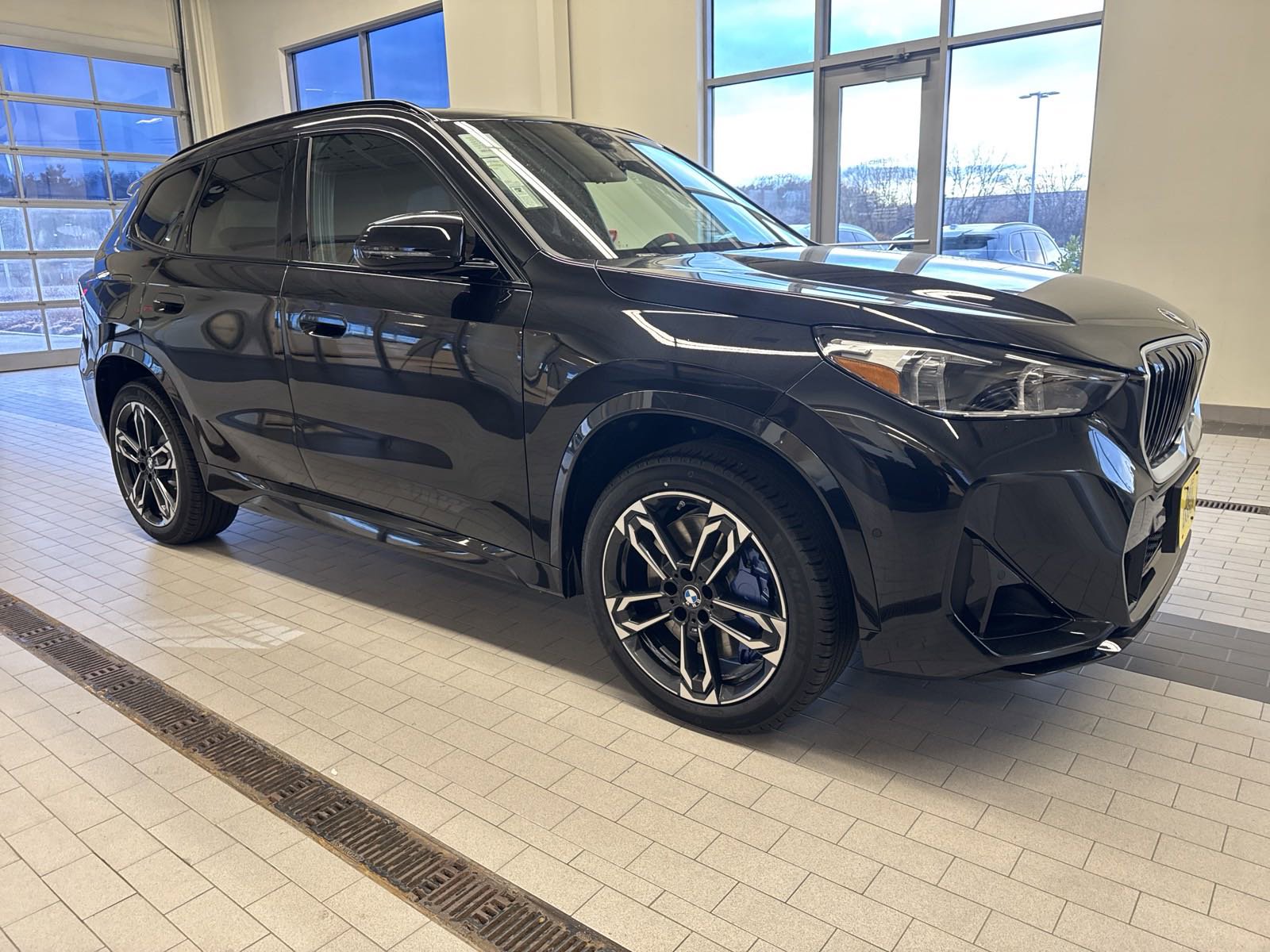 Used 2025 BMW X1 M35i image 3