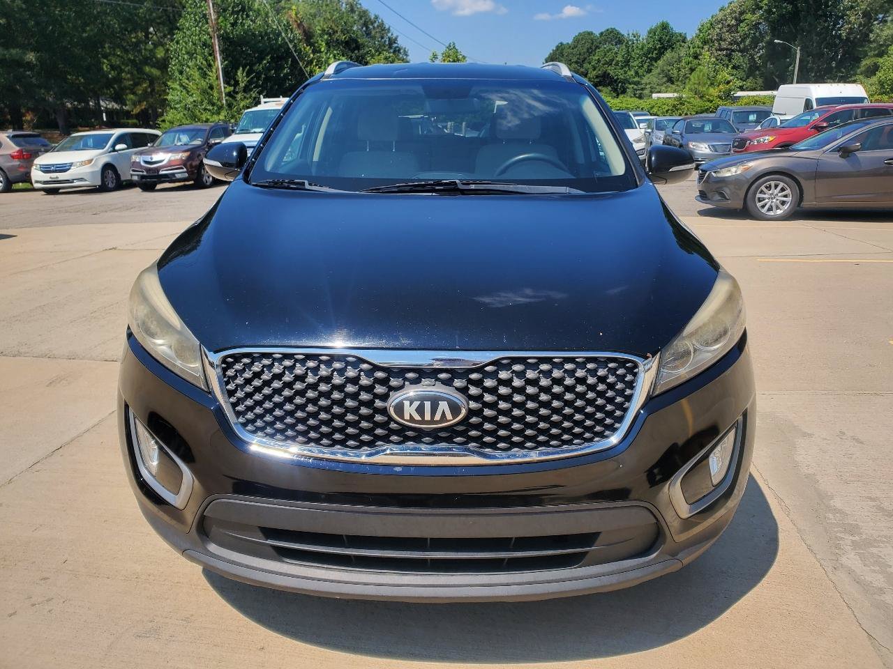 Used 2018 Kia Sorento FWD image 2