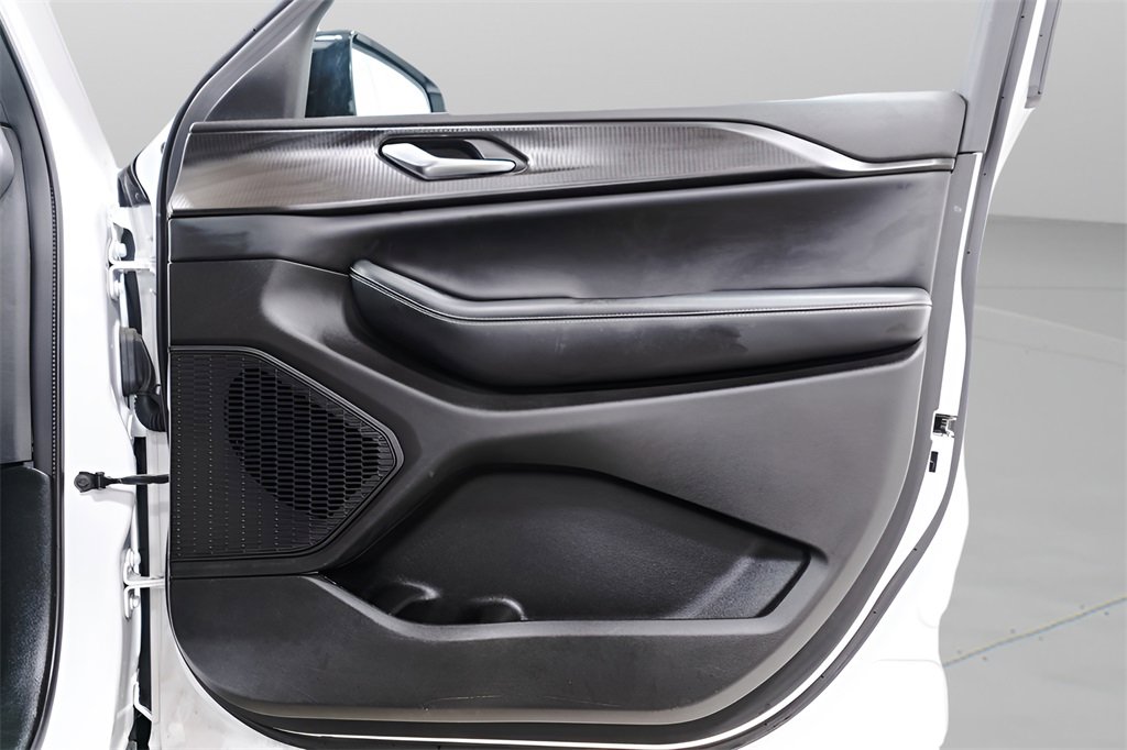 Used 2023 Jeep Grand Cherokee Altitude image 35