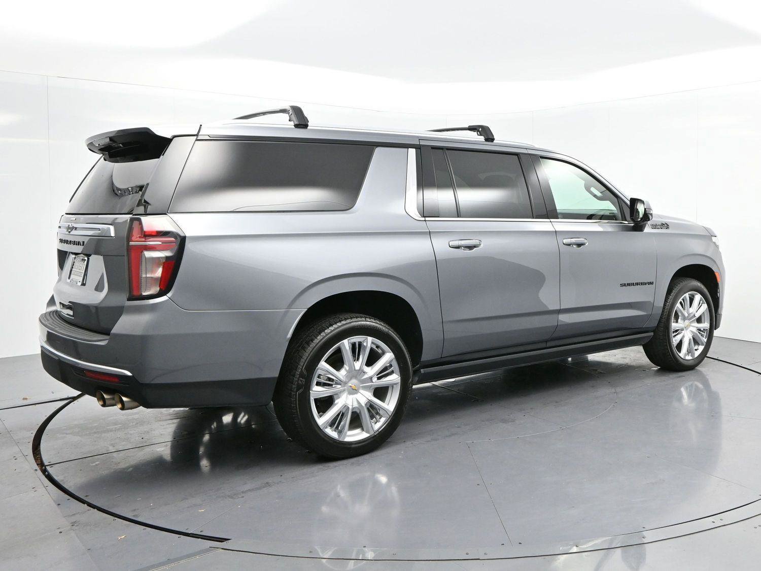 Used 2022 Chevrolet Suburban High Country image 7
