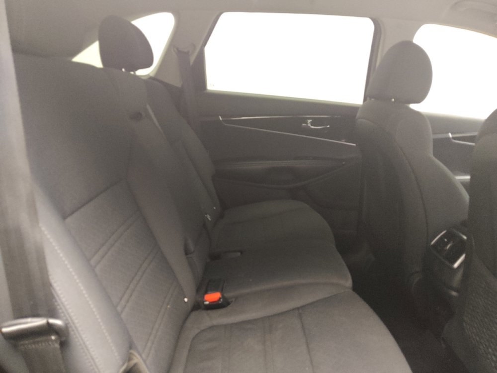 Used 2019 Kia Sorento LX image 19