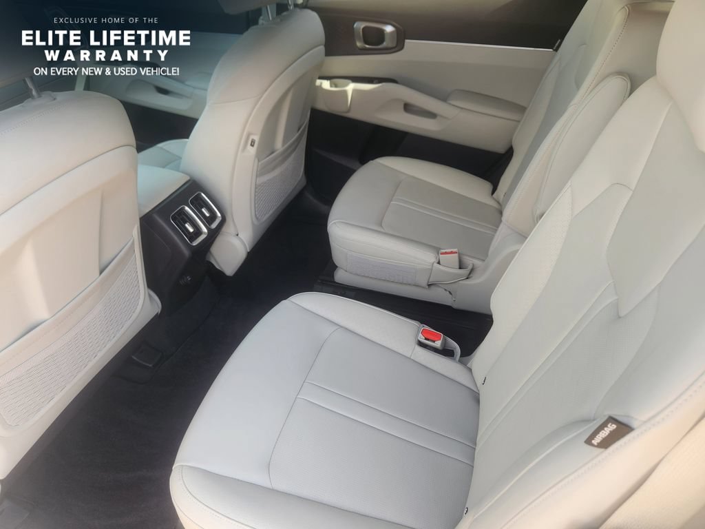 Certified 2025 Kia Sorento EX w/ Panoramic Sunroof Package FWD image 24