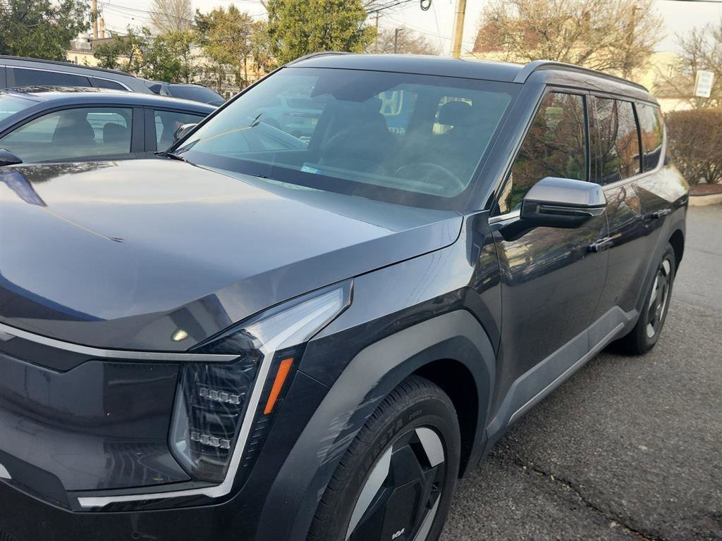 Used 2024 Kia EV9 Wind image 1
