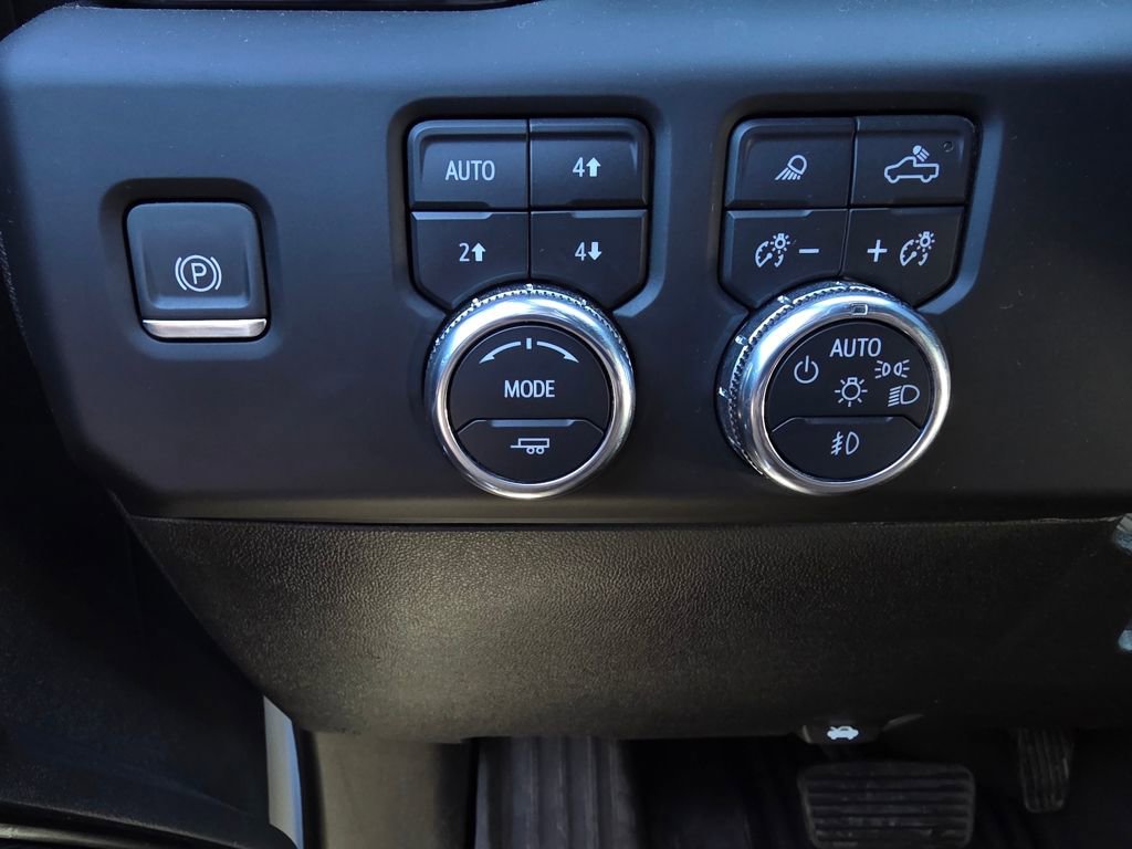 Used 2024 GMC Sierra 2500 AT4 w/ Technology Package AWD/4WD image 13