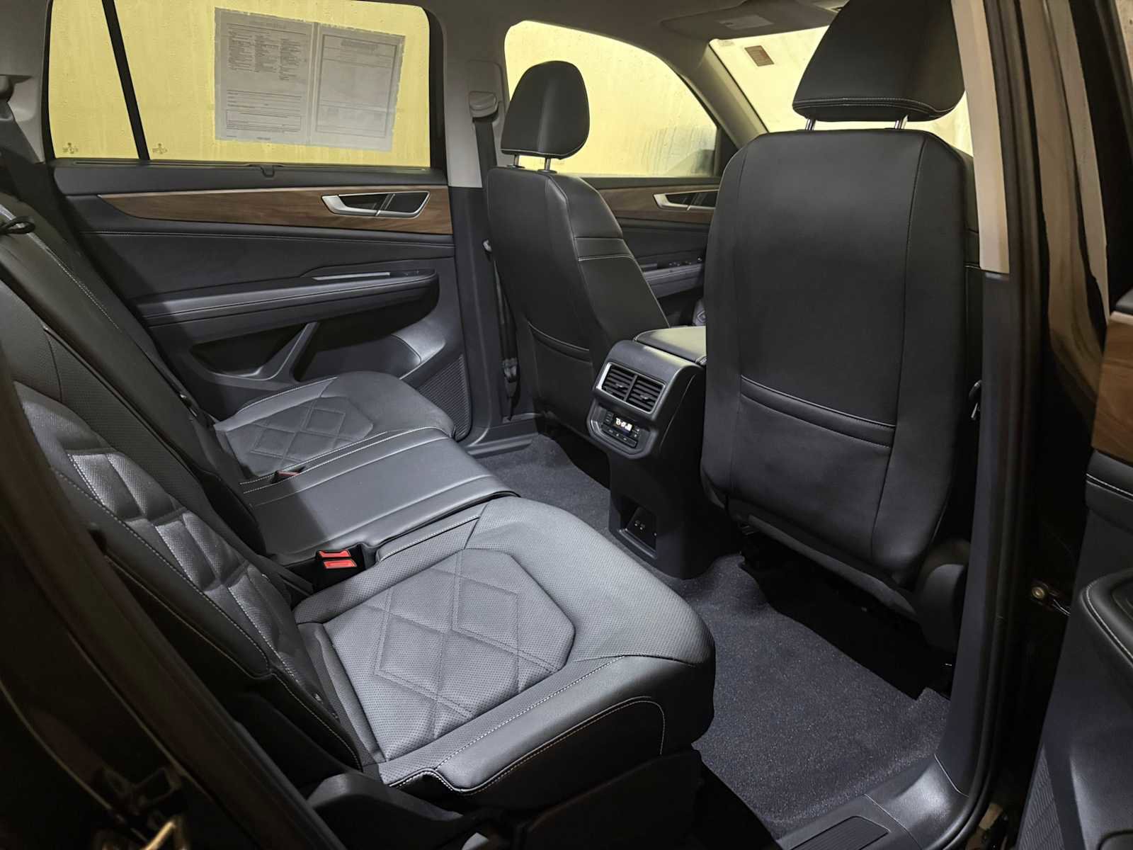 Certified 2025 Volkswagen Atlas SE image 25