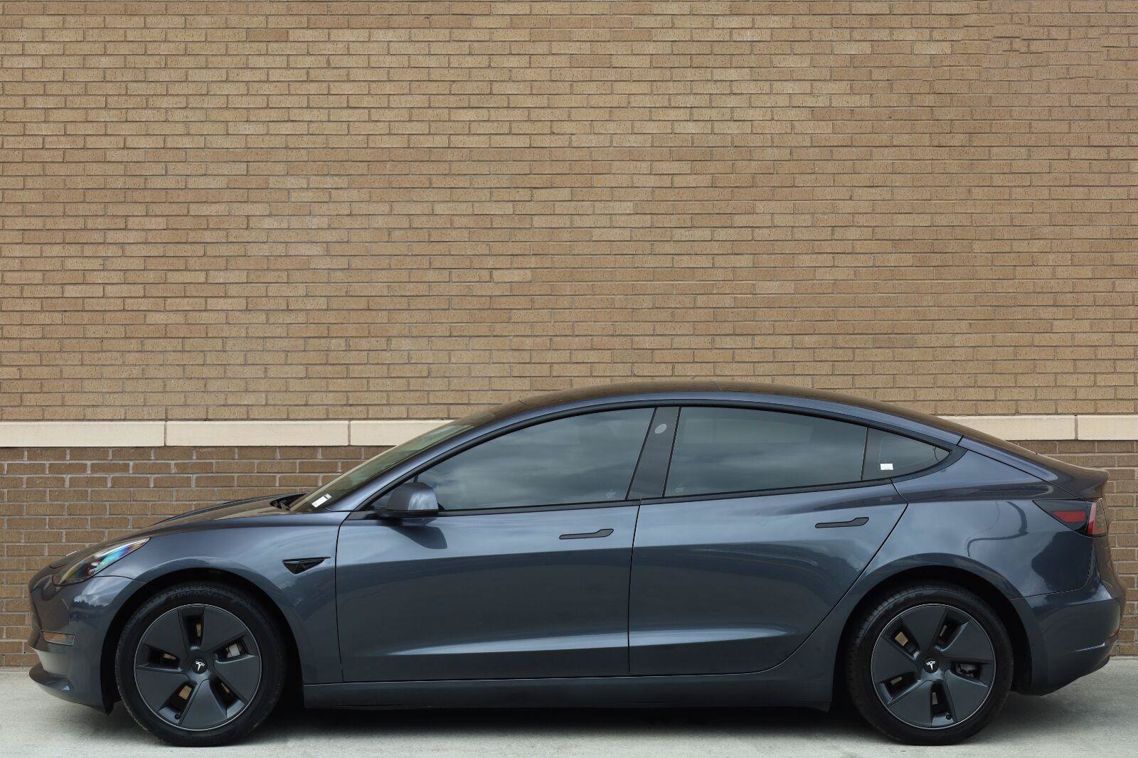 Used 2023 Tesla Model 3 Standard Range RWD image 2