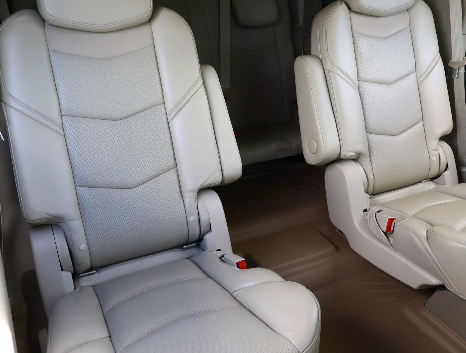 Used 2018 Cadillac Escalade Luxury RWD image 25