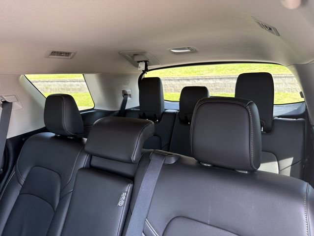 Used 2025 Nissan Pathfinder SL w/ Cargo Package image 25