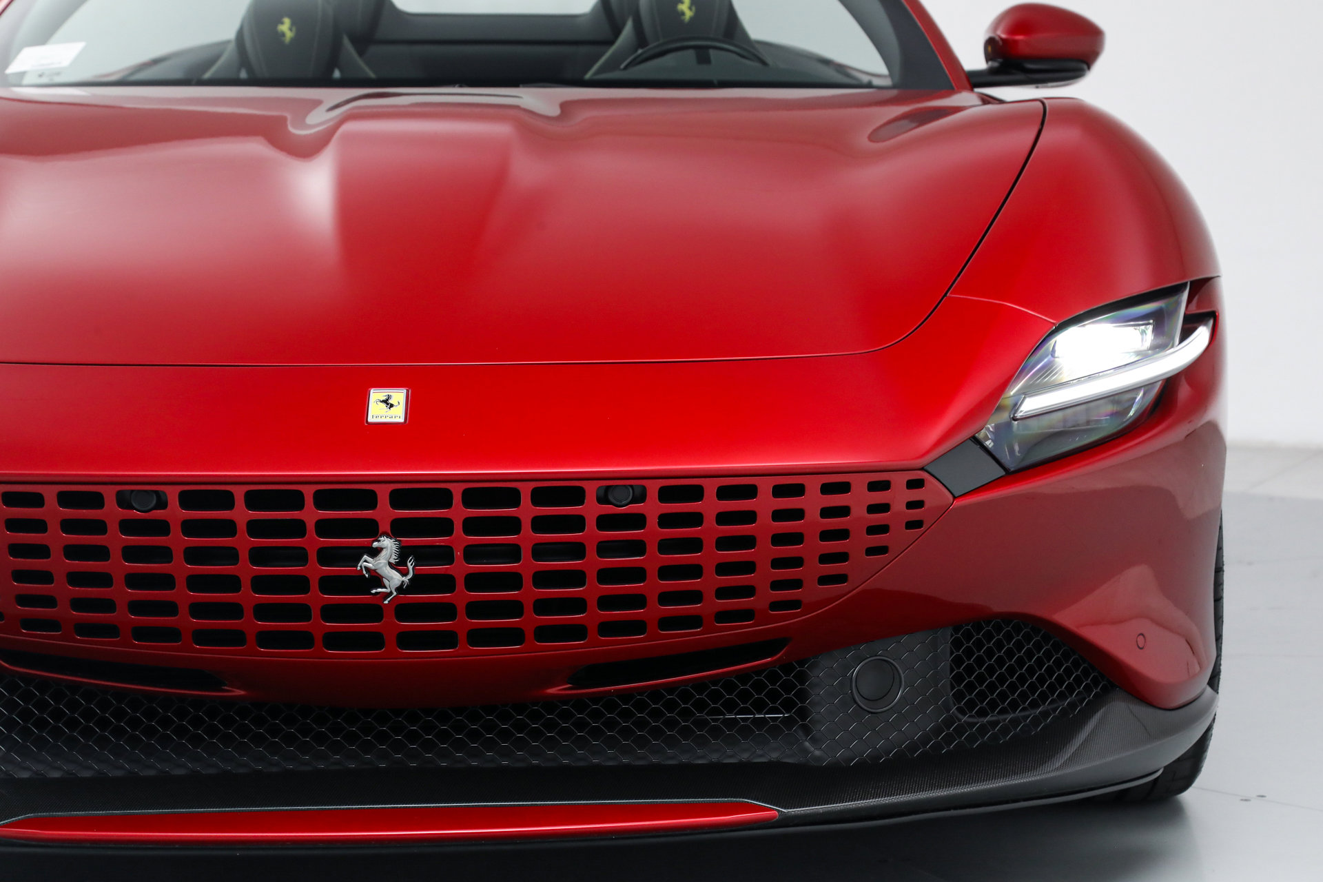 Used 2025 Ferrari Roma Spider image 16