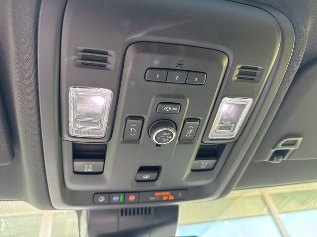 Used 2024 Chevrolet Tahoe Z71 w/ Luxury Package image 13