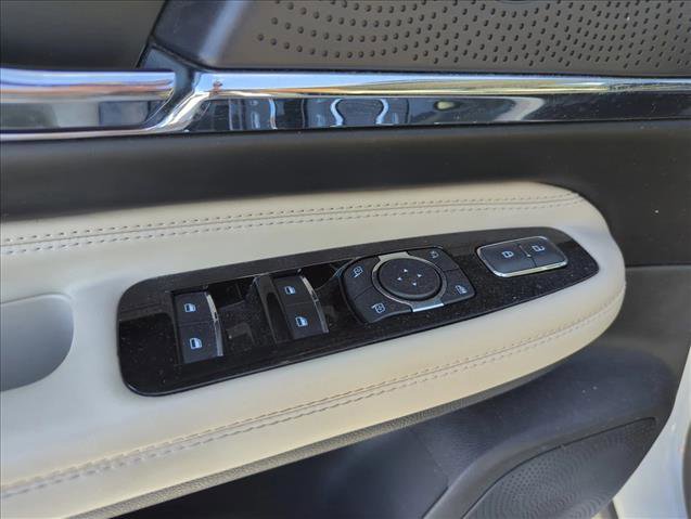 Used 2025 Lincoln Corsair Grand Touring w/ Equipment Group 301A image 11