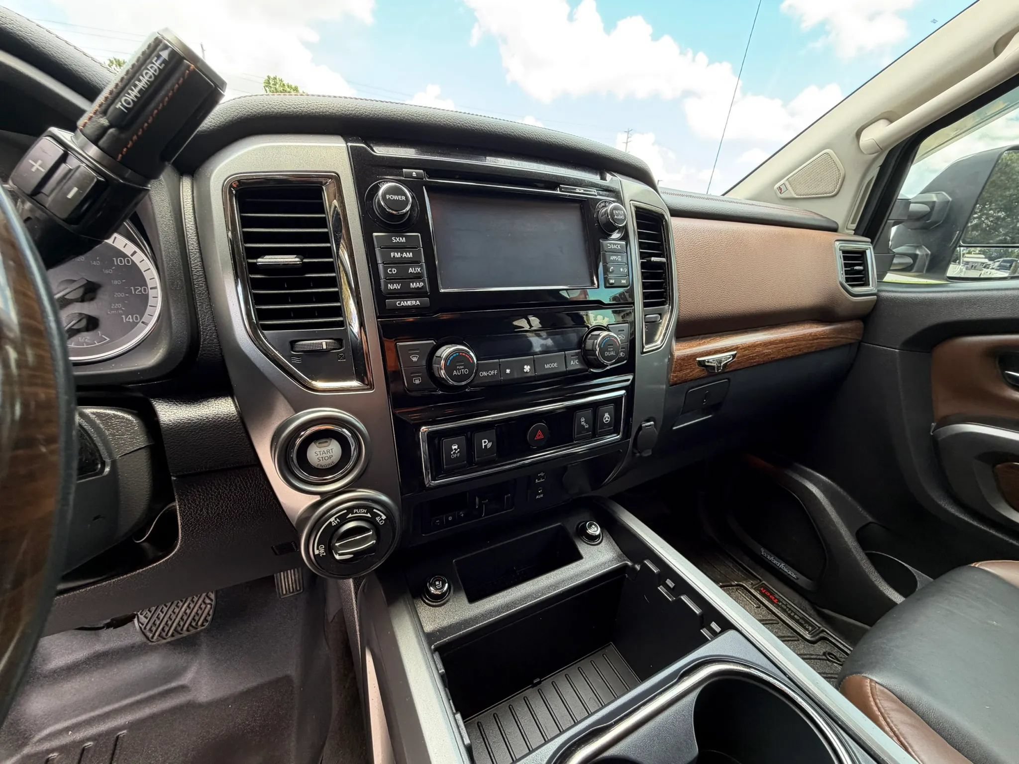 Used 2017 Nissan Titan Platinum Reserve AWD/4WD image 12