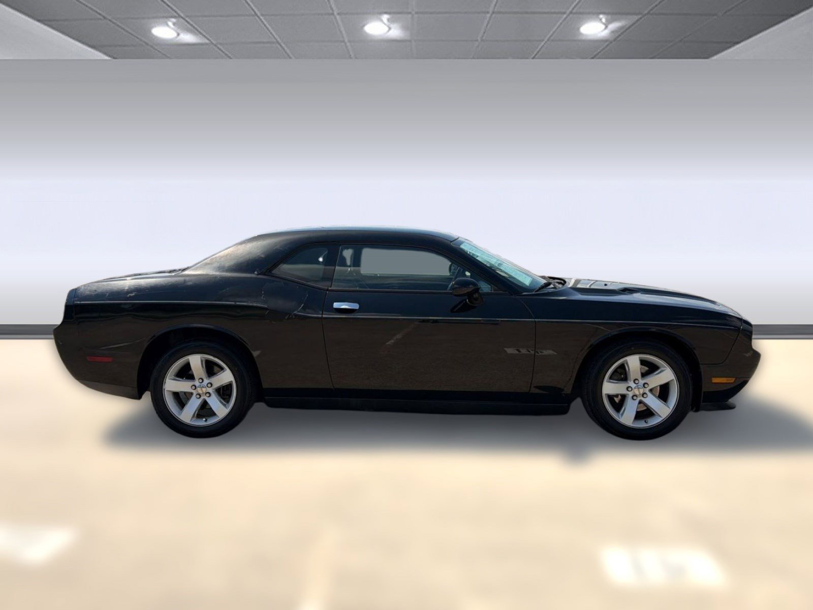 Used 2014 Dodge Challenger SXT RWD image 8