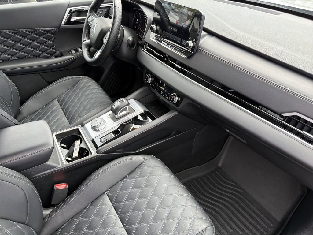 Used 2024 Mitsubishi Outlander SEL image 21