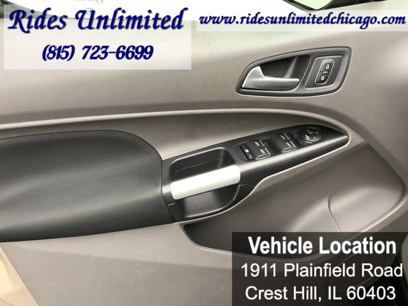 Used 2020 Ford Transit Connect XLT image 12