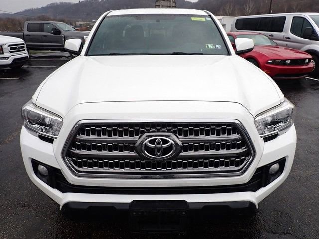 Used 2017 Toyota Tacoma TRD Off-Road w/ Premium & Technology Package image 8
