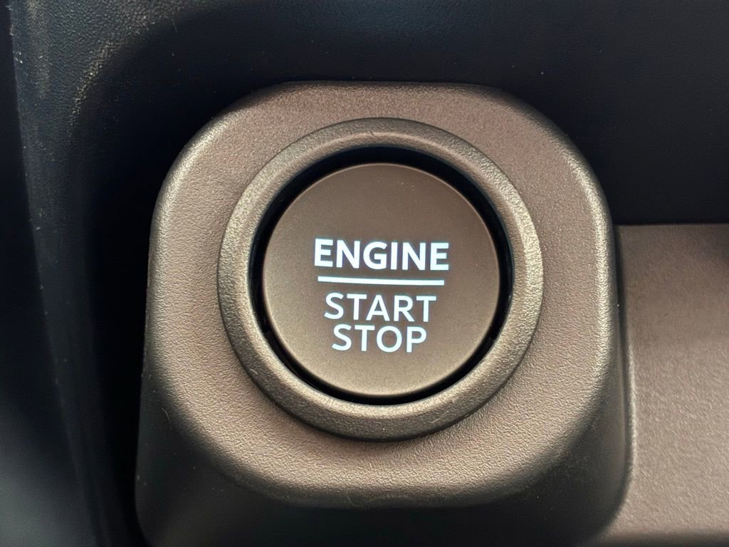 New 2025 Ford Maverick Lariat w/ Black Appearance Package image 6