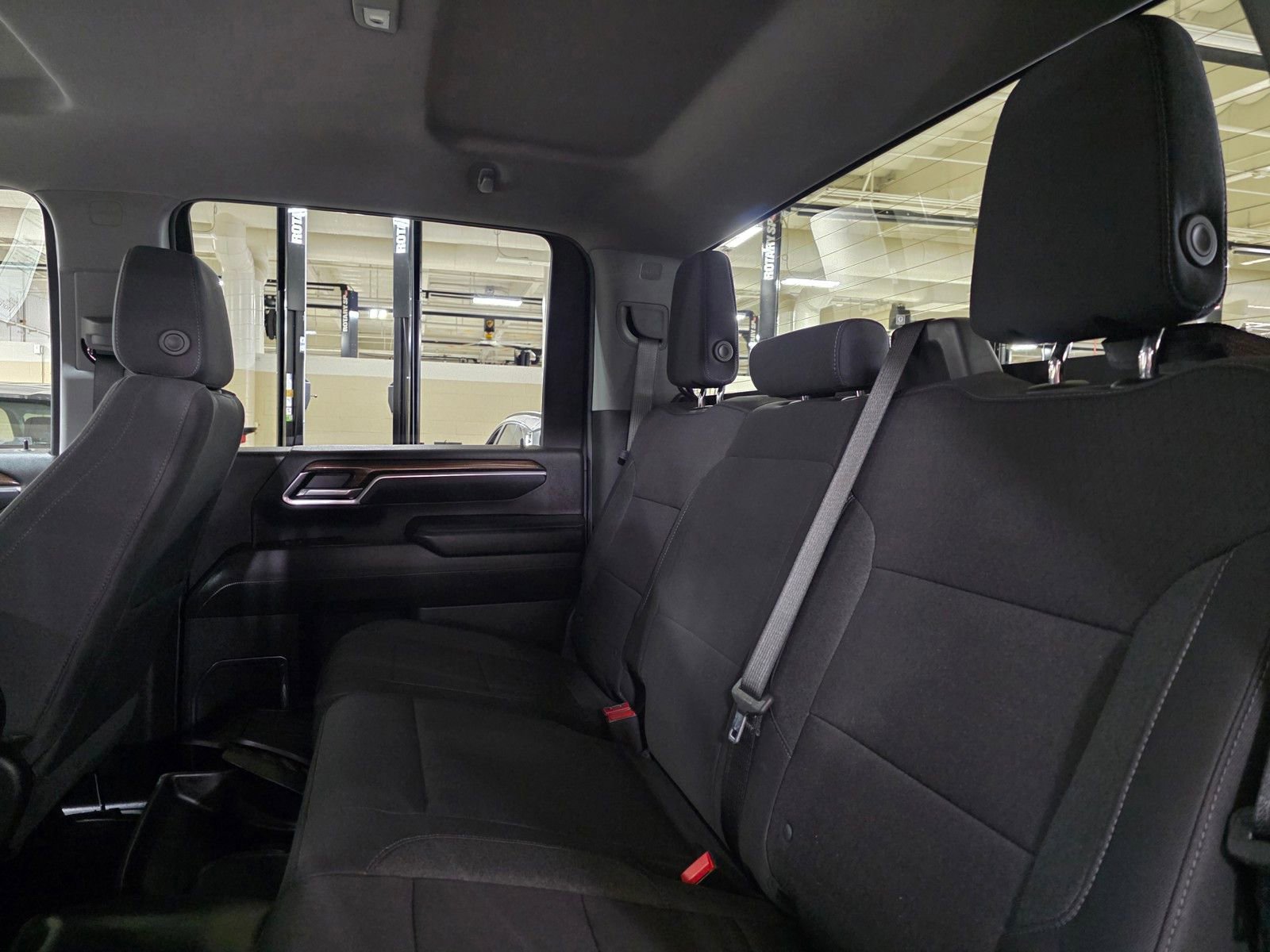 Used 2025 Chevrolet Silverado 2500 LT w/ Convenience Package AWD/4WD image 18