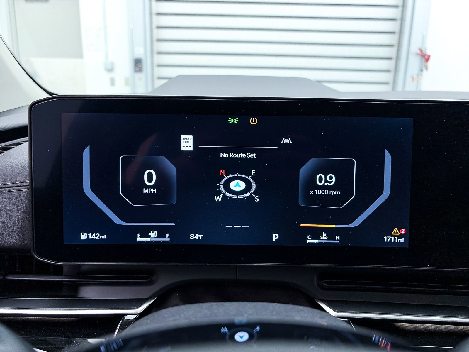 Used 2025 Kia Carnival image 40