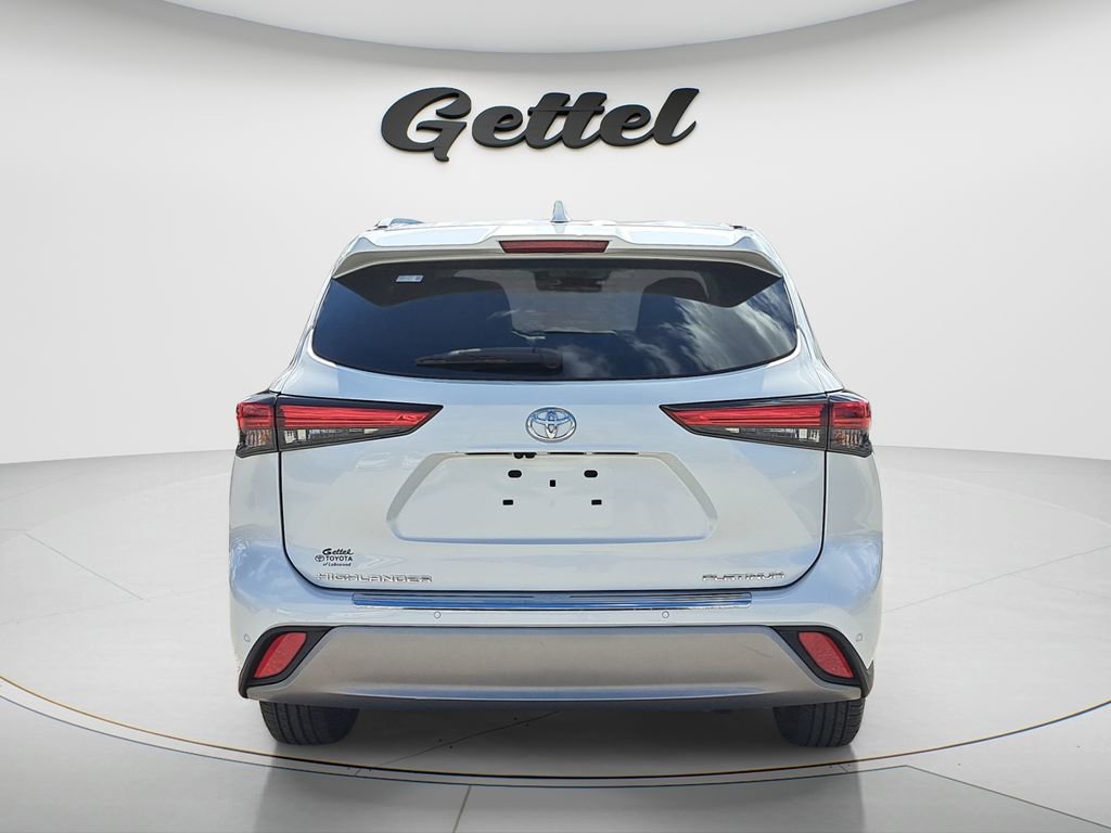 Used 2023 Toyota Highlander Platinum image 5