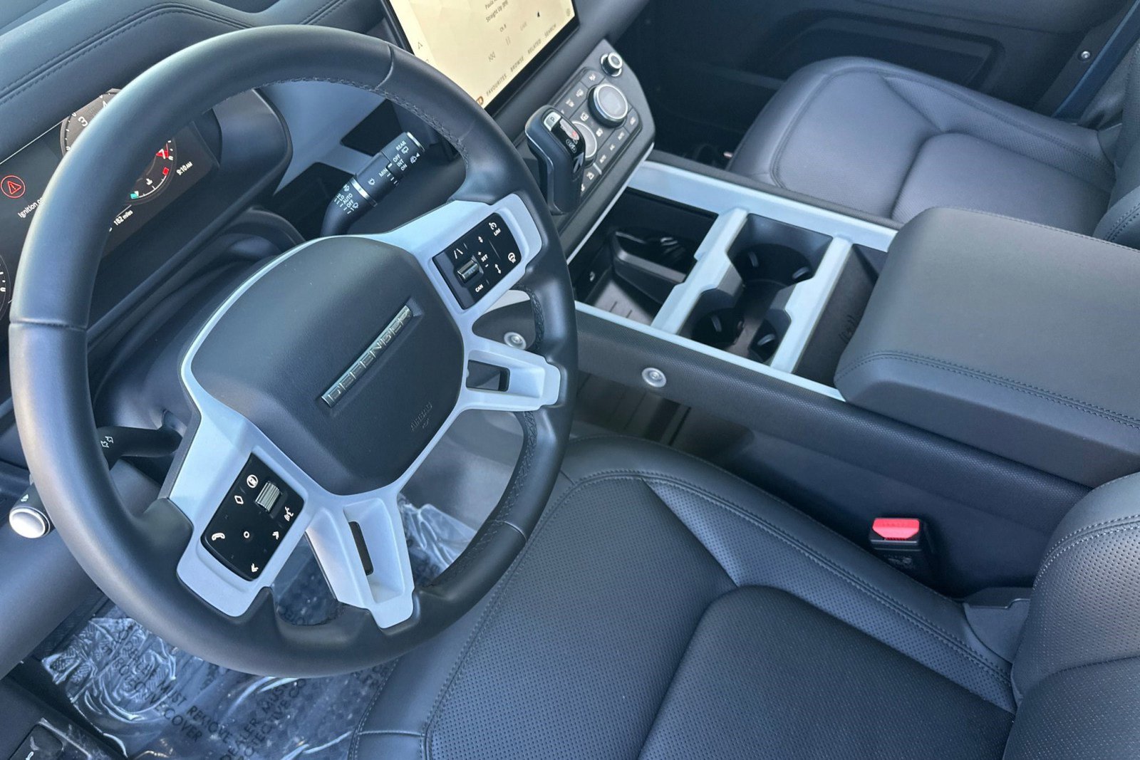 Used 2025 Land Rover Defender 110 S image 5